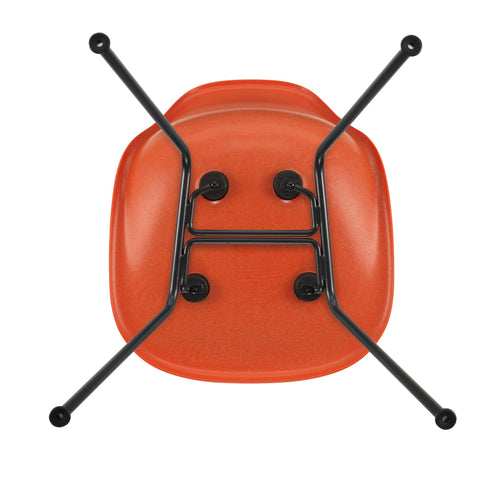 Cadeira Eames em Fibra de Vidro DSX / Base Preta